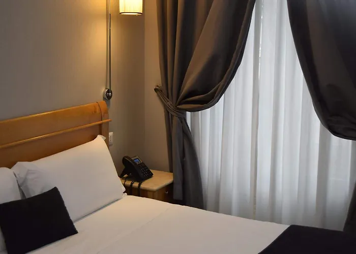 Dei Quiriti Otel *